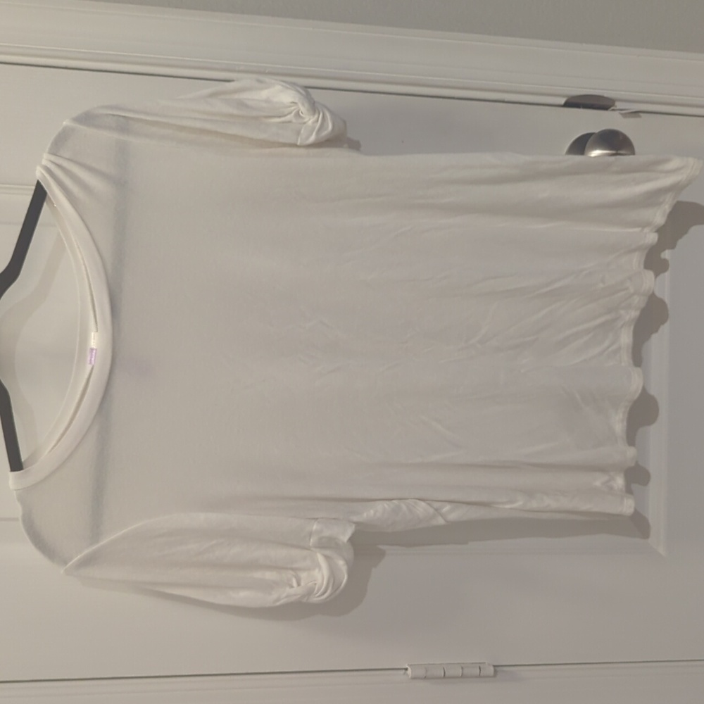 Ayla‎ white T